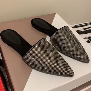 LIKE NEW sz 8 black diamond mules